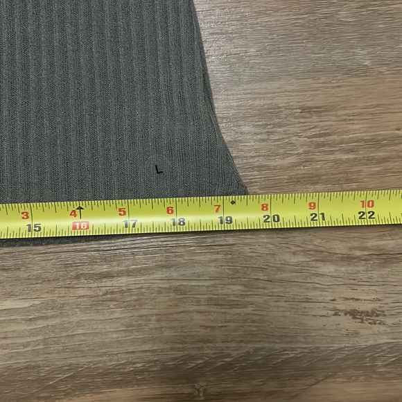 AEO olive button front tank NWT - Picture 8 of 12